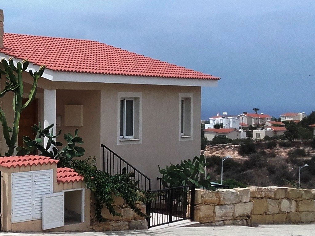 villa for rent long term paphos